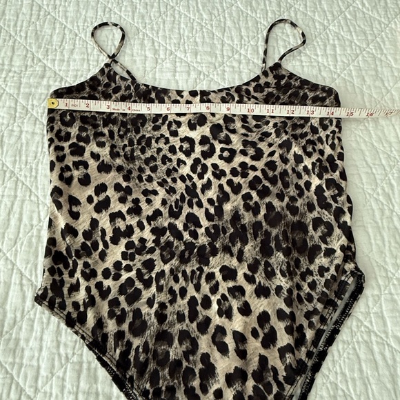 Leopard Print One Piece bodysuit - Picture 3 of 7